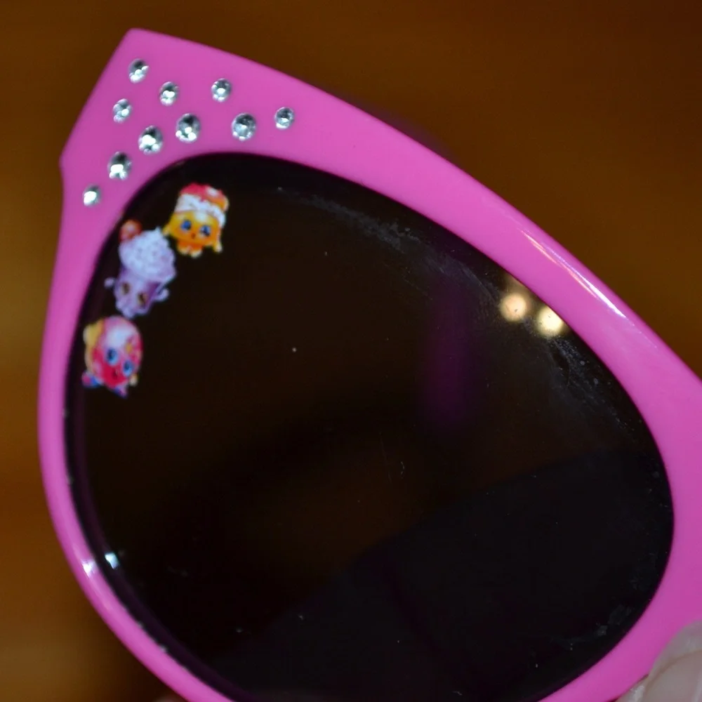 Youth girls Shopkins sunglasses and carrying case